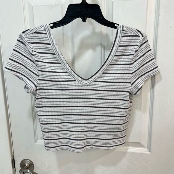 Me to We Grey & White Striped Crop Tee - Picture 6 of 8
